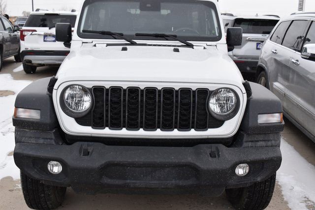 Used 2024 Jeep Wrangler Sport S image 2