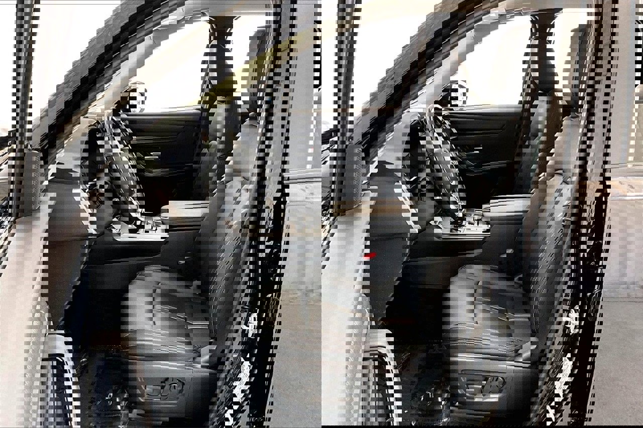 Used 2025 MAZDA CX-90 3.3 Turbo w/ Select Package image 18