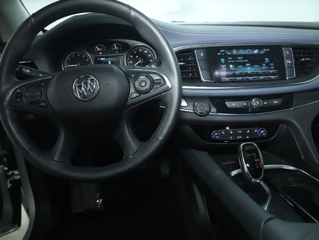 Used 2018 Buick Enclave Essence FWD image 28