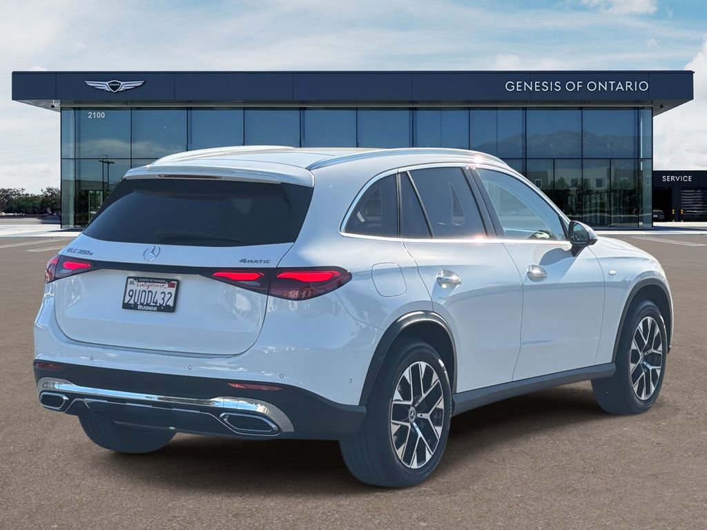 Used 2025 Mercedes-Benz GLC 350e 4MATIC image 4