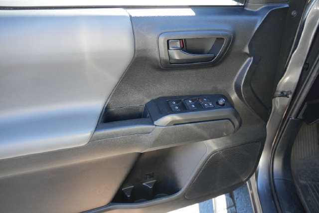 Used 2022 Toyota Tacoma SR w/ SR Convenience Package RWD image 21