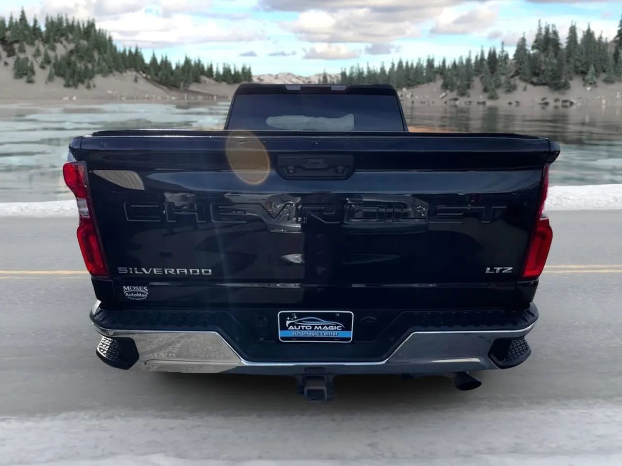 Used 2022 Chevrolet Silverado 3500 LTZ w/ Z71 Off-Road Package AWD/4WD image 4