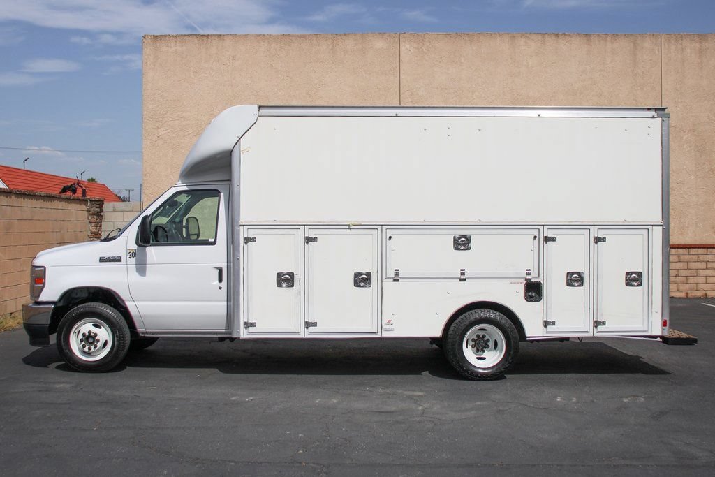 Used 2023 Ford E-450 and Econoline 450 Super Duty w/ Power Windows & Locks Group RWD image 5