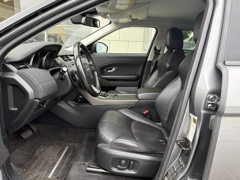 Used 2018 Land Rover Range Rover Evoque SE AWD/4WD image 12