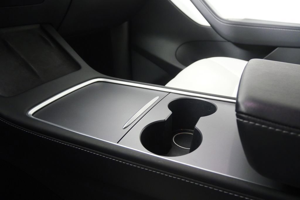 Used 2021 Tesla Model Y Long Range image 25