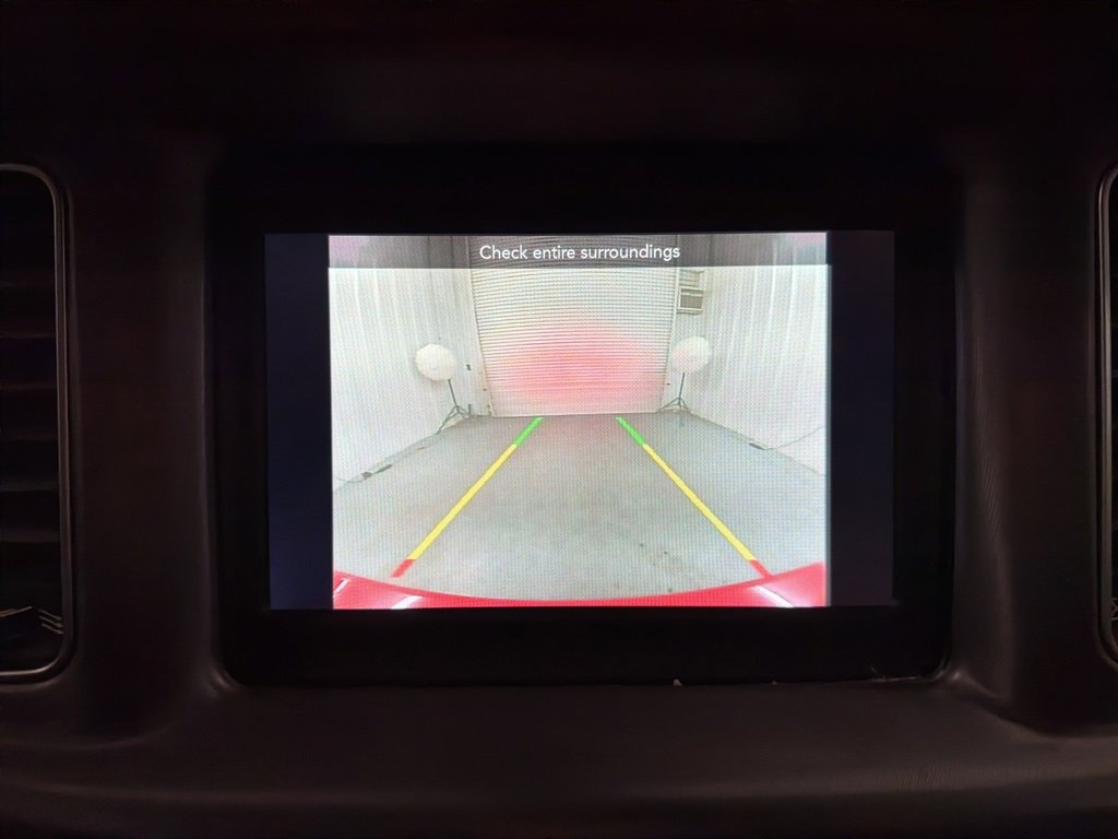 Used 2019 Dodge Charger SXT image 12