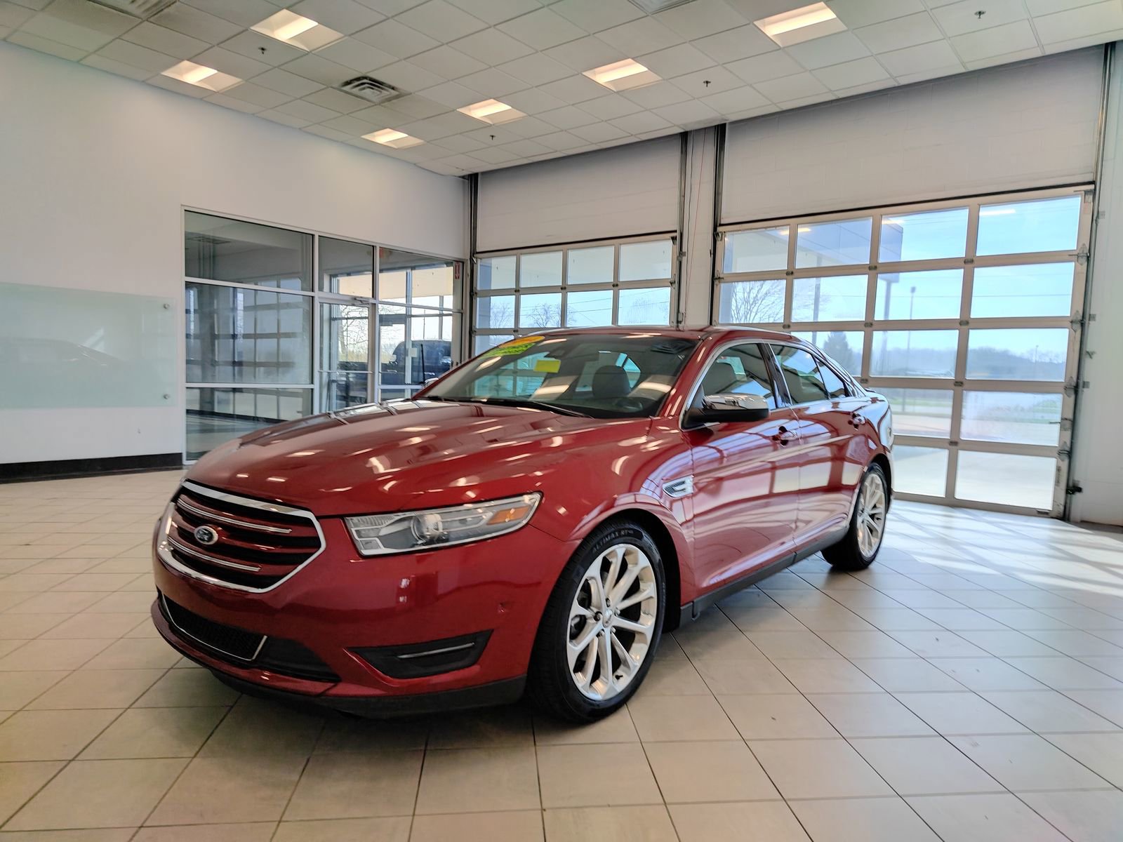 Used 2014 Ford Taurus Limited w/ Equipment Group 301A image 8