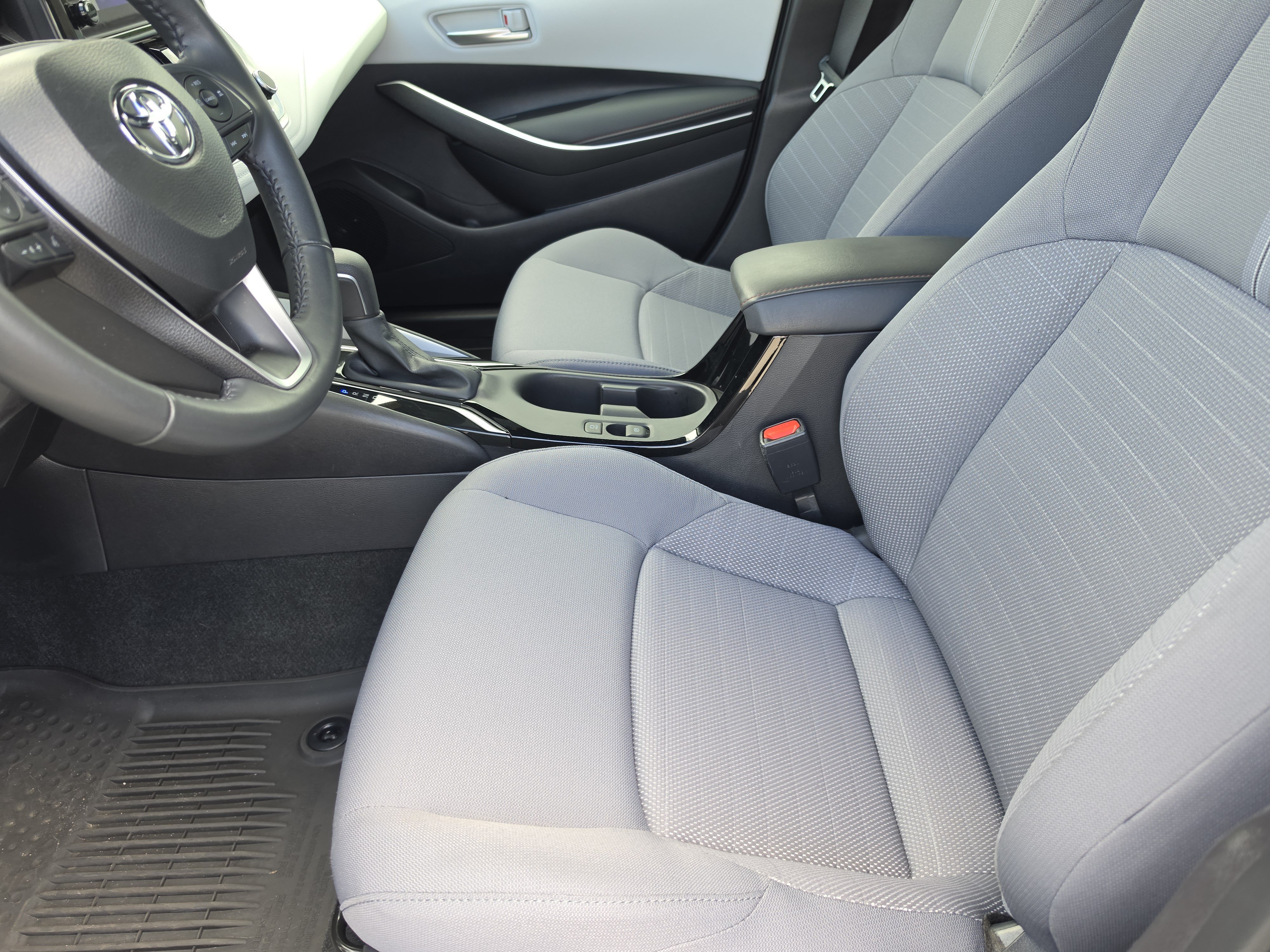 Certified 2025 Toyota Corolla SE FWD image 9