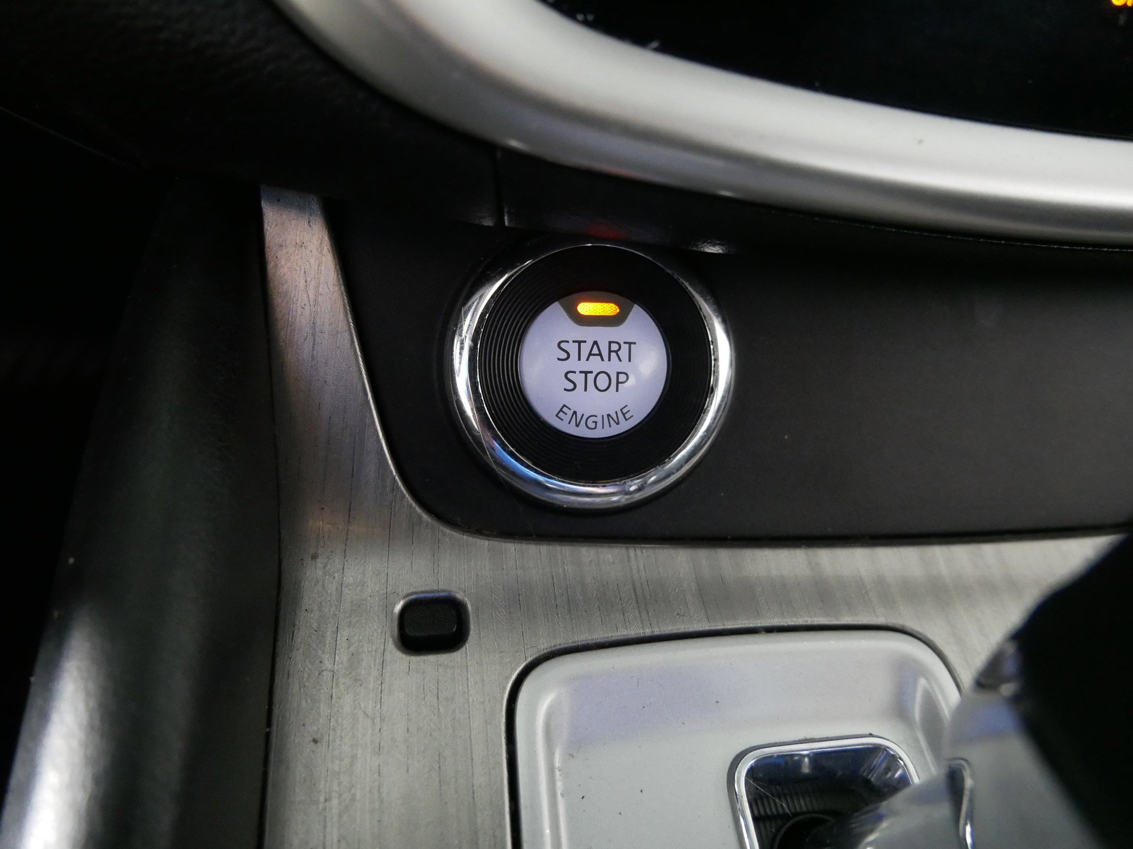 Used 2017 Nissan Murano SV image 29