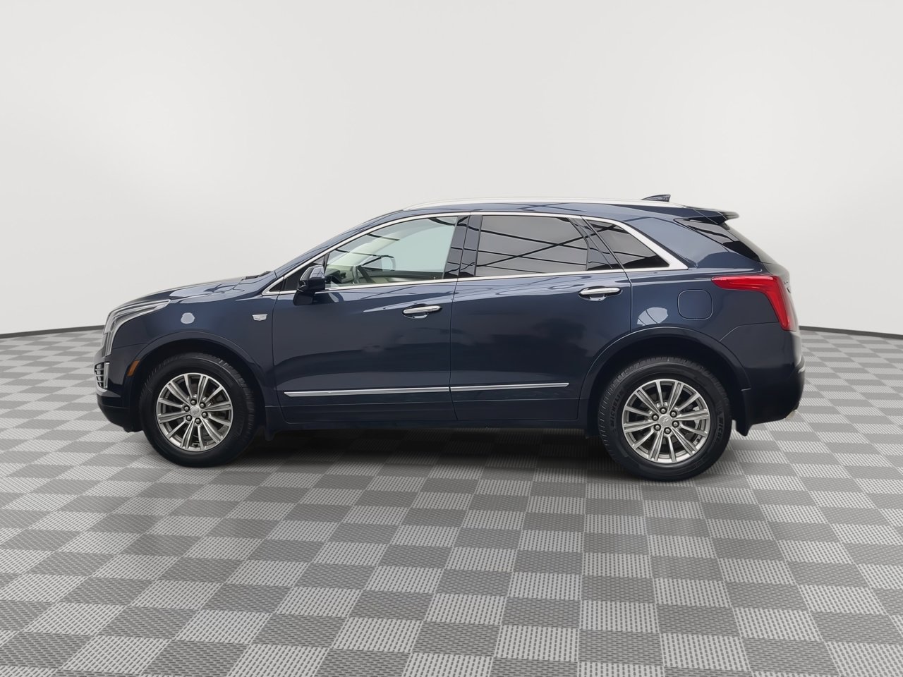 Used 2018 Cadillac XT5 Luxury w/ Driver Awareness Package image 39