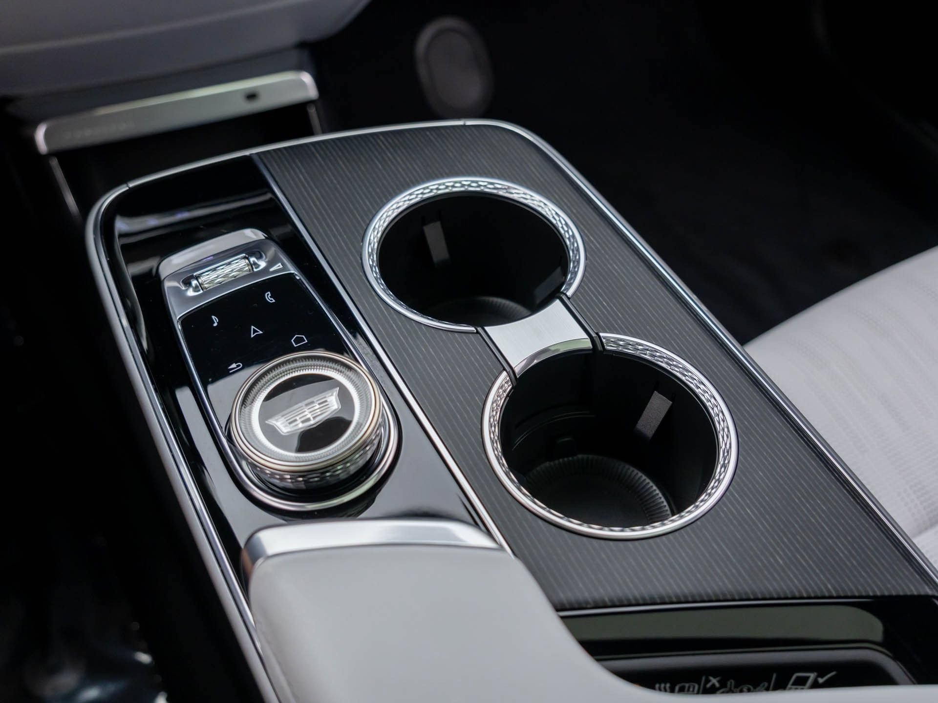 Certified 2024 Cadillac Lyriq Luxury RWD image 32