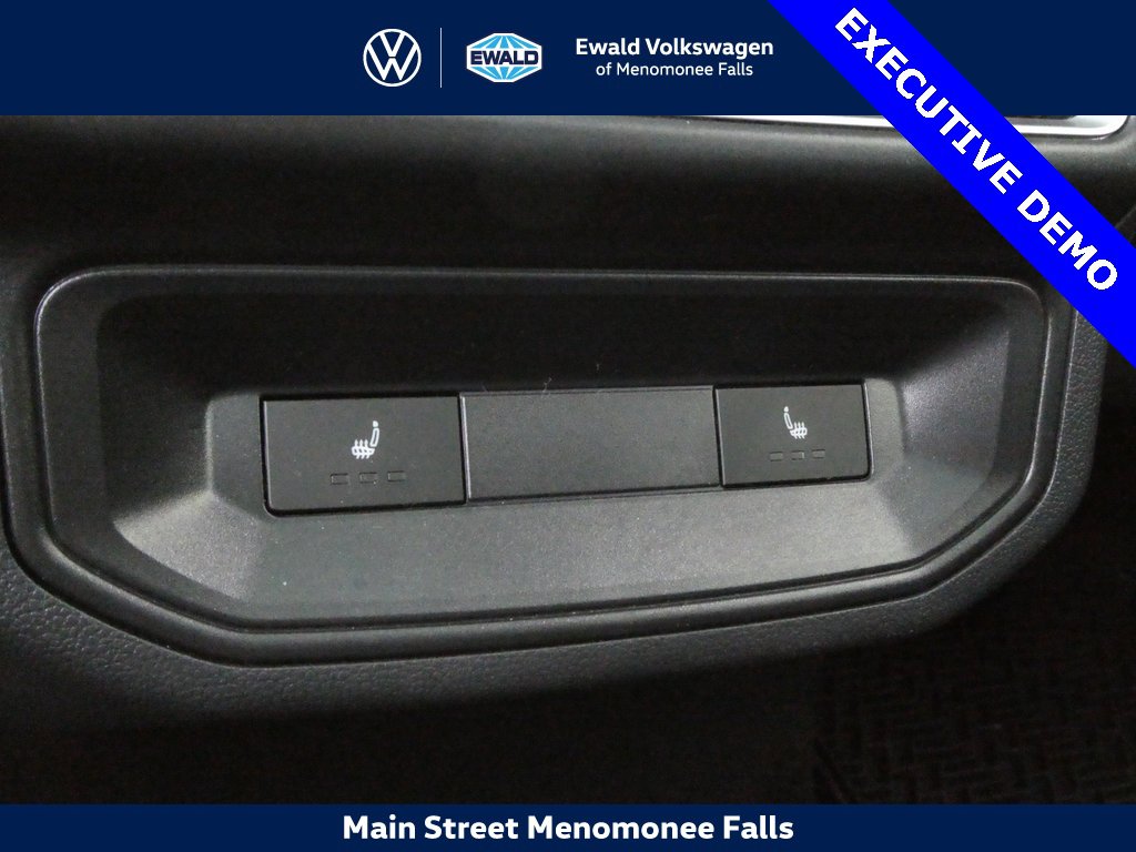 New 2025 Volkswagen Atlas Cross Sport SEL R-Line image 42