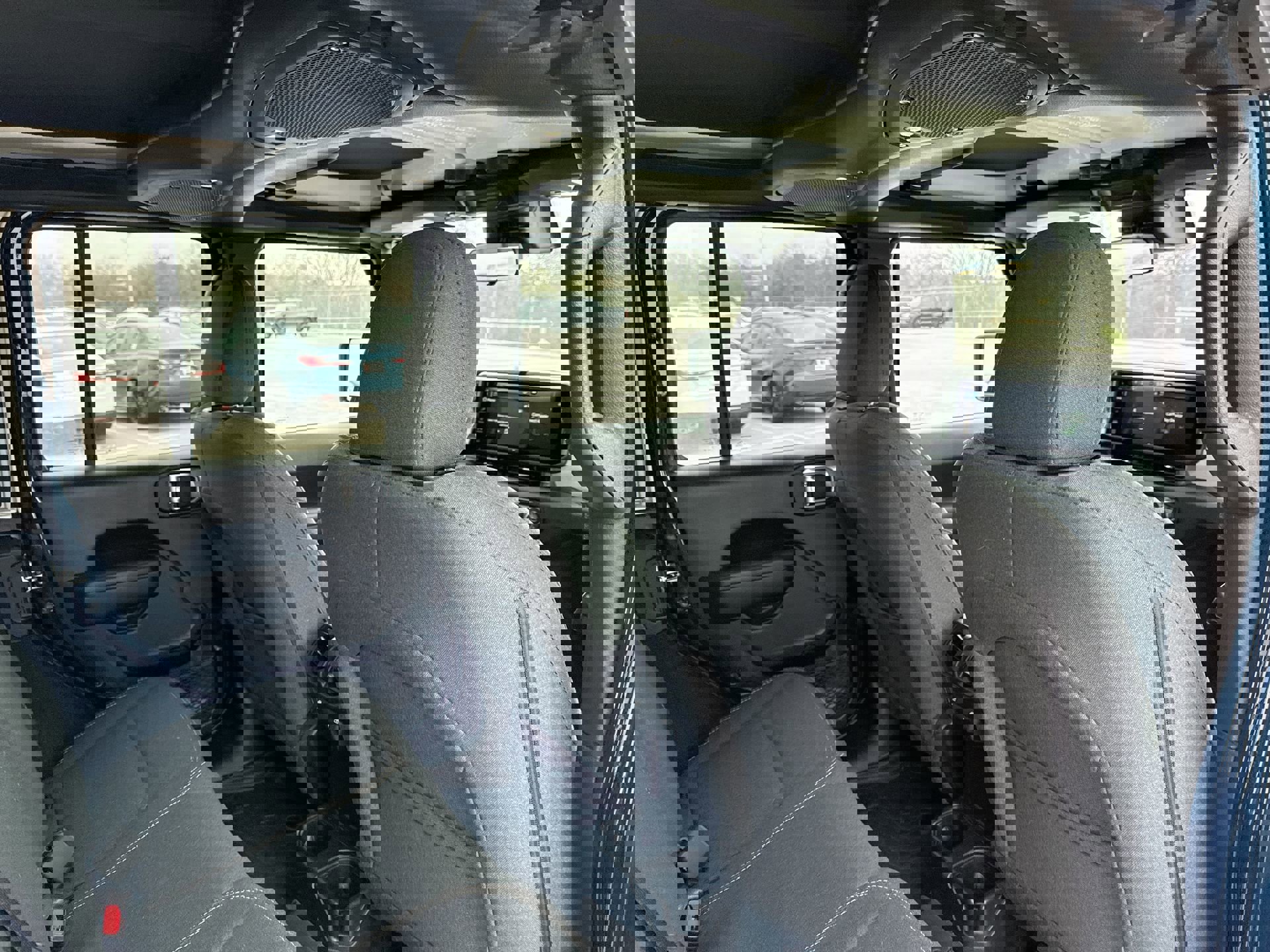 Used 2025 Jeep Wrangler Sport S image 24