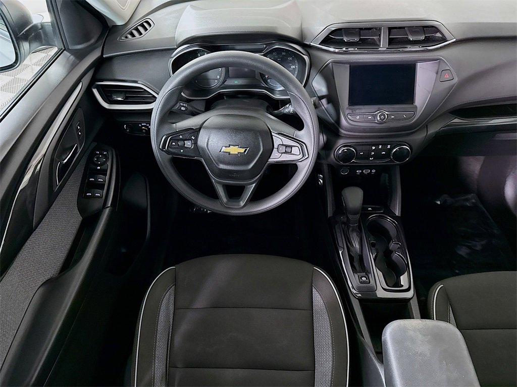Used 2023 Chevrolet TrailBlazer LS image 3