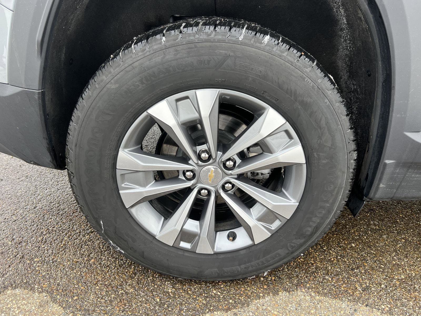 Used 2025 Chevrolet Equinox LT image 38