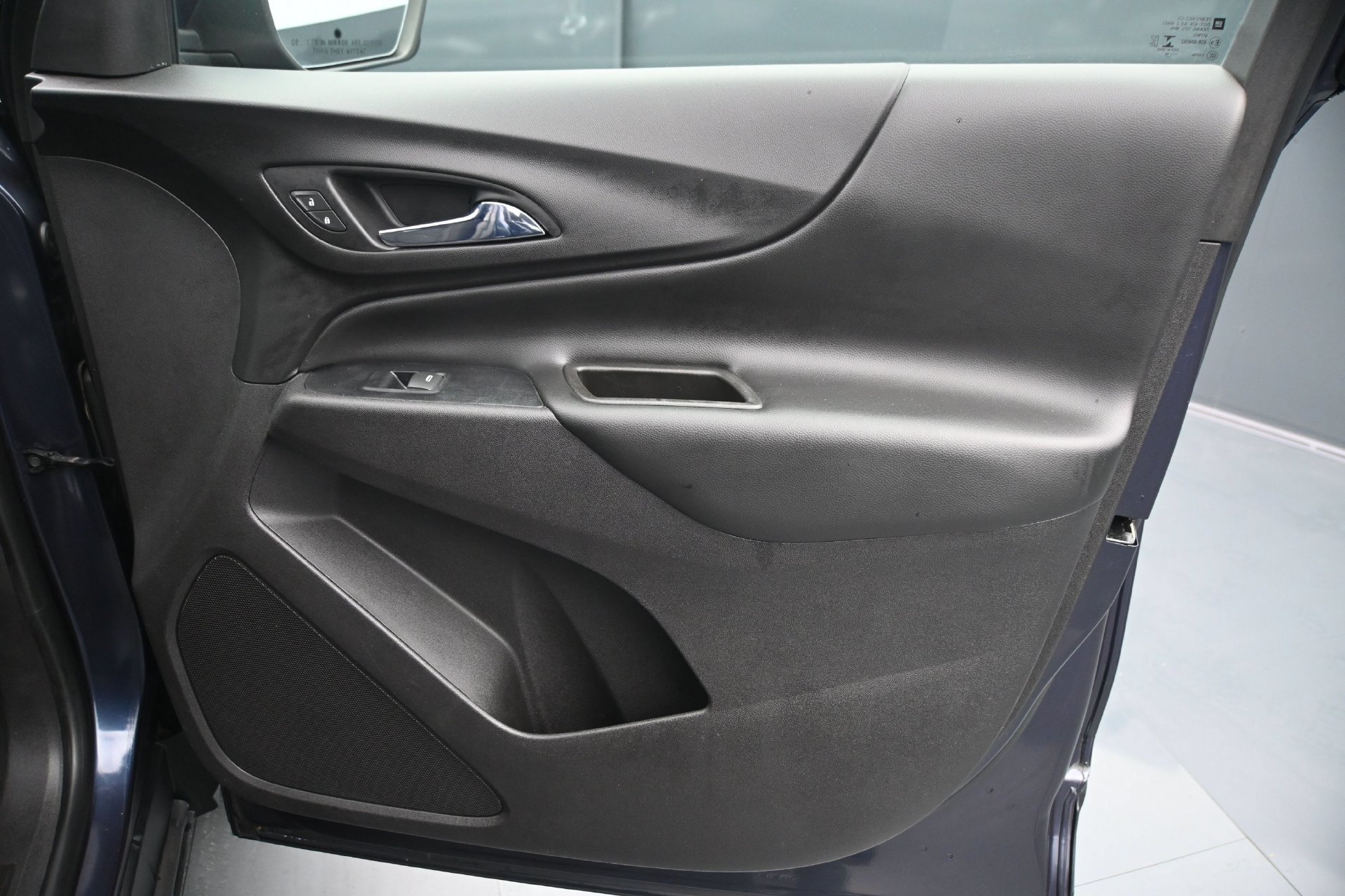 Used 2018 Chevrolet Equinox LT FWD image 12