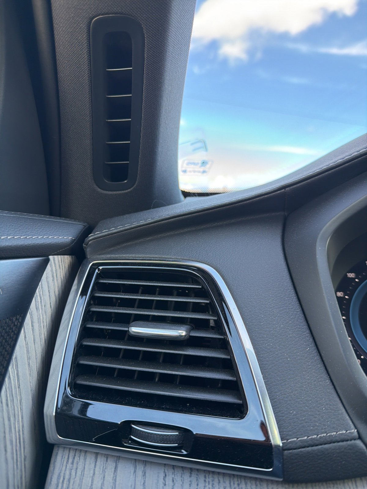 Used 2024 Volvo XC90 T8 Ultimate w/ Protection Package Premier image 48