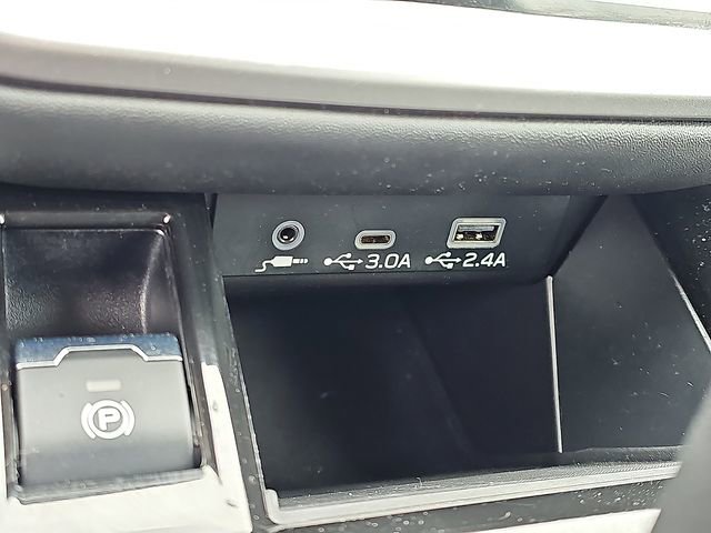 Used 2024 Subaru Outback Premium image 23