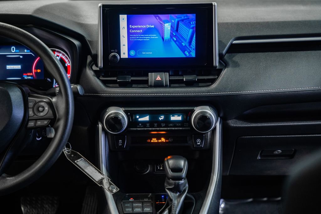 Used 2024 Toyota RAV4 LE image 19