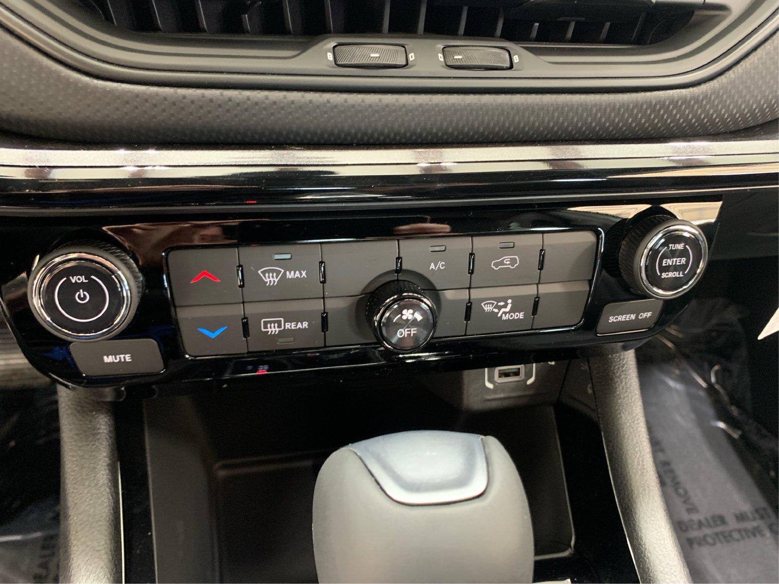 New 2026 Jeep Compass Latitude AWD/4WD image 25