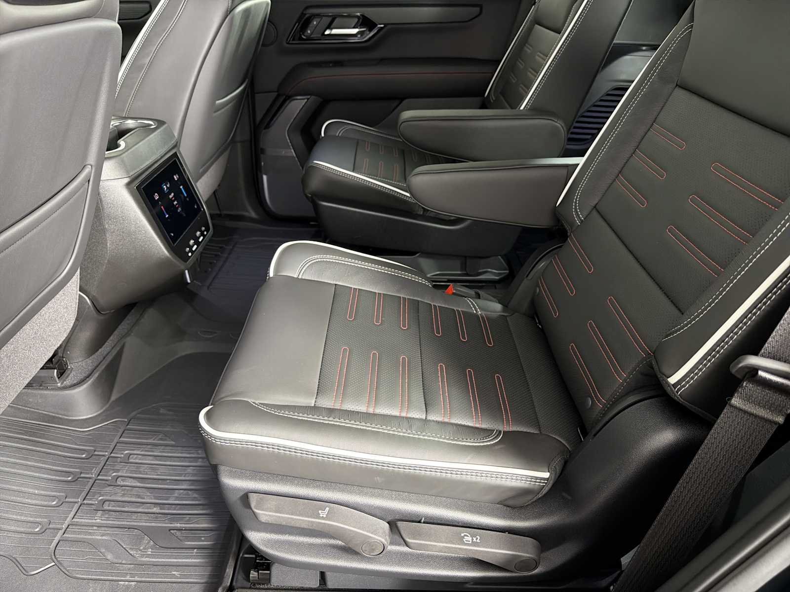 New 2026 GMC Yukon AT4 Ultimate AWD/4WD image 23