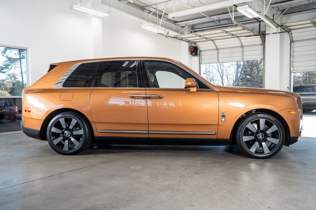 Used 2023 Rolls-Royce Cullinan w/ Cullinan Package image 5