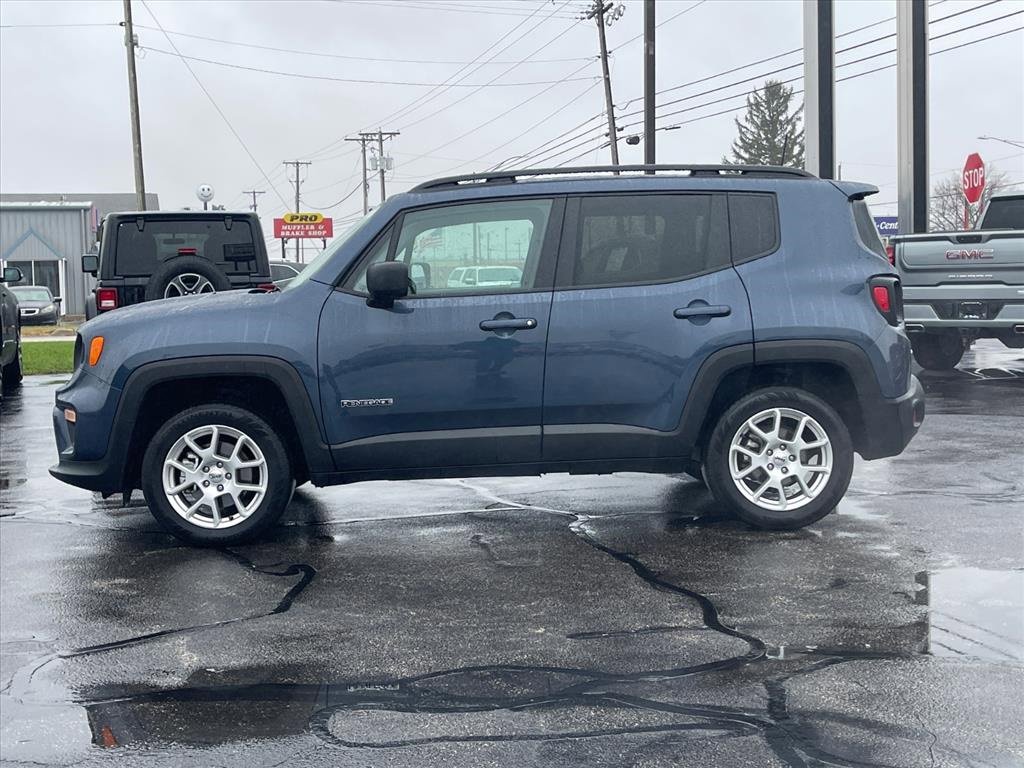 Used 2023 Jeep Renegade Latitude w/ Premium Group image 5