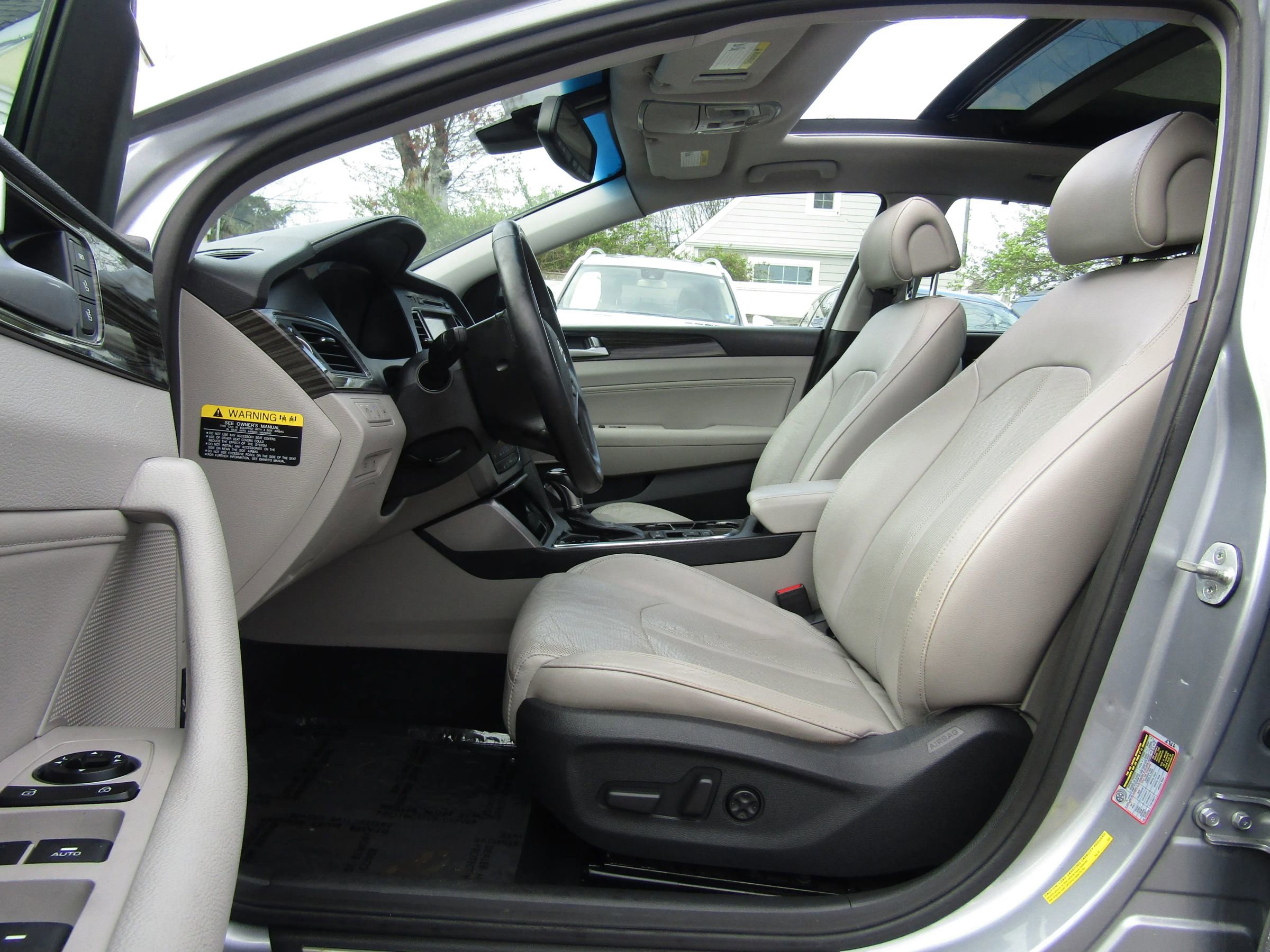 Used 2015 Hyundai Sonata Limited w/ Option Group 06 FWD image 17