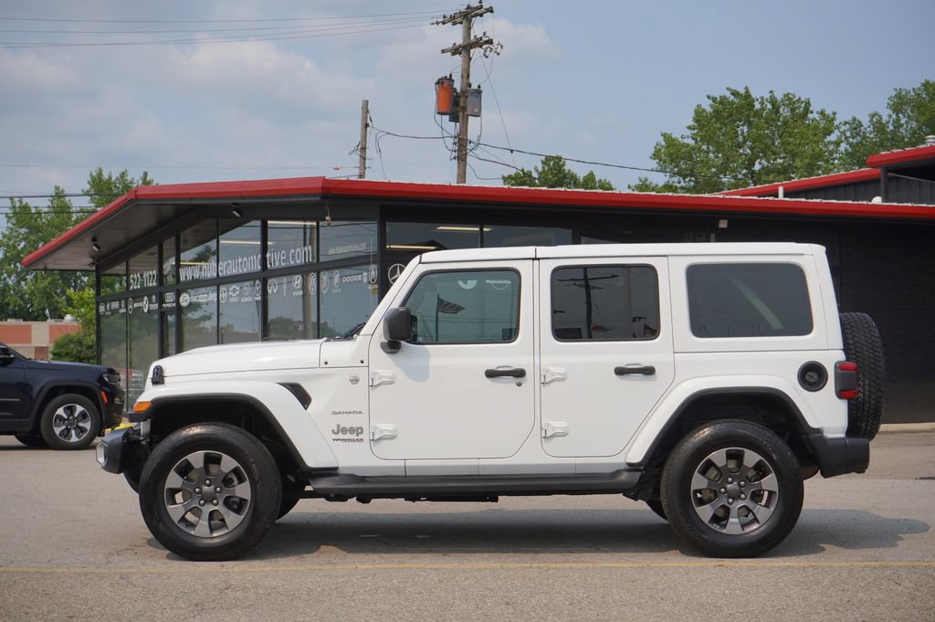 Used 2018 Jeep Wrangler Unlimited Sahara AWD/4WD image 4