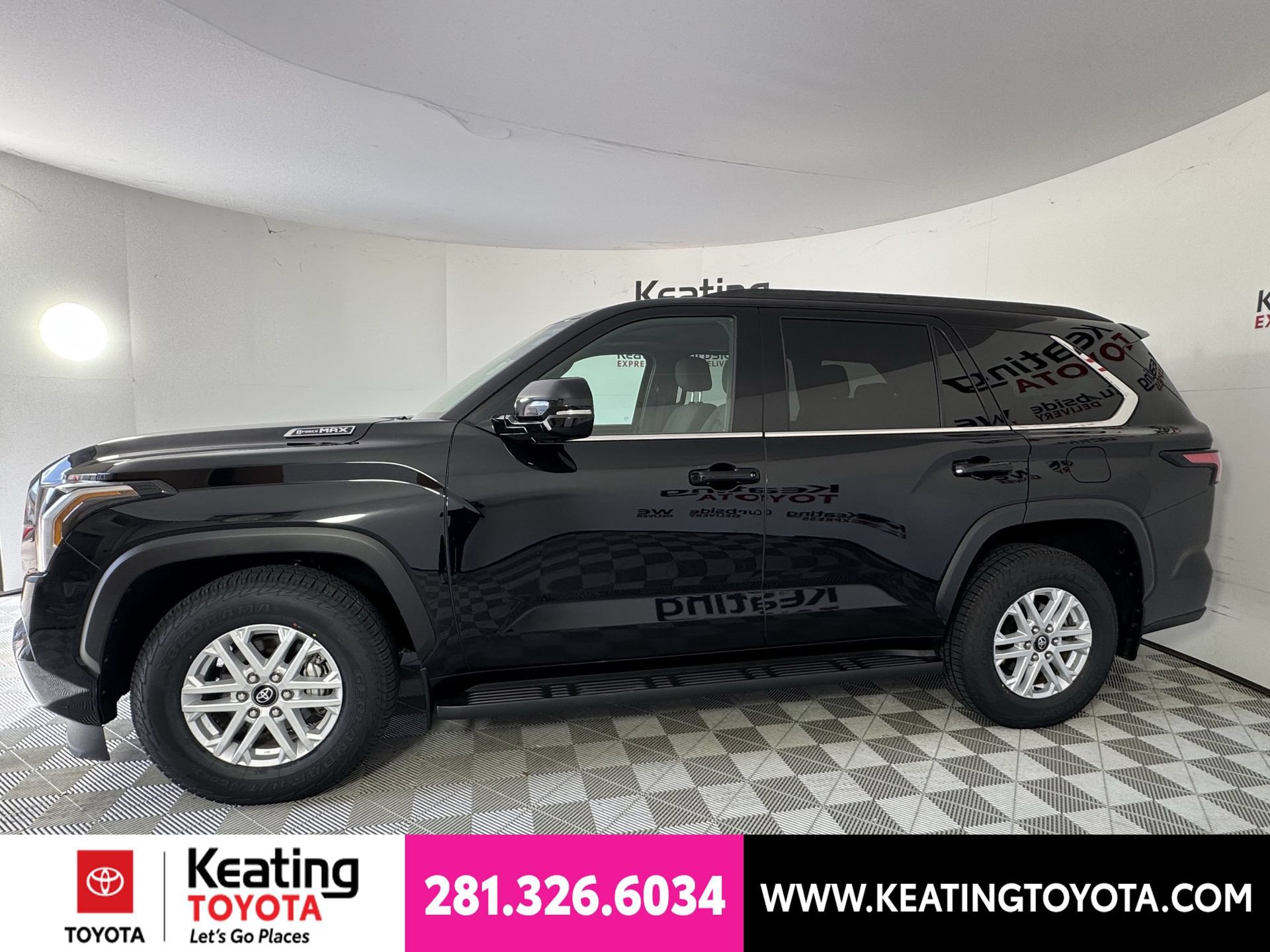 Certified 2025 Toyota Sequoia SR5 AWD/4WD image 9