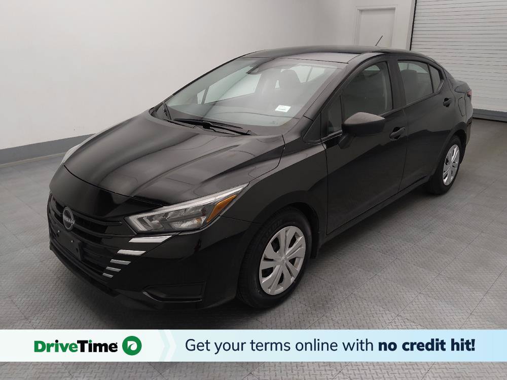 Used 2025 Nissan Versa S w/ Trunk Package