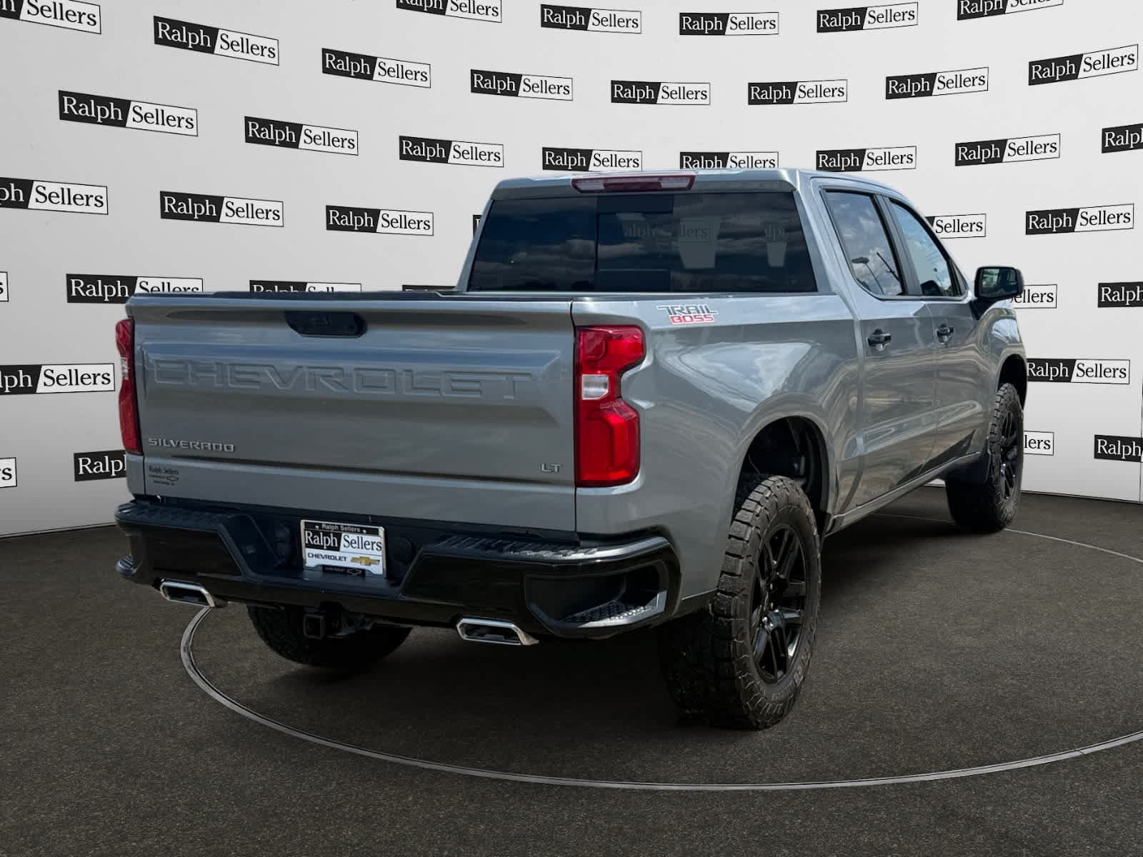 Used 2025 Chevrolet Silverado 1500 LT Trail Boss w/ Convenience Package II AWD/4WD image 6