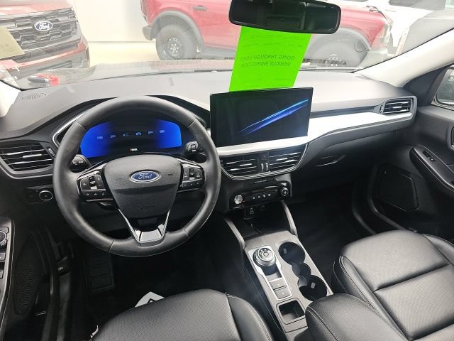 Used 2025 Ford Escape Platinum AWD/4WD image 14