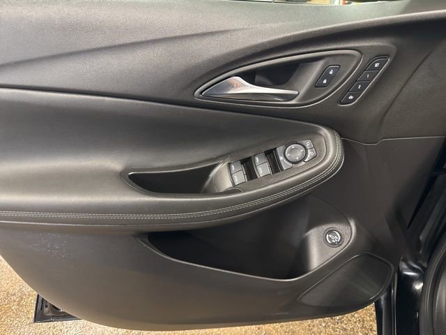 Used 2023 Buick Encore GX Essence w/ Experience Buick Package image 10