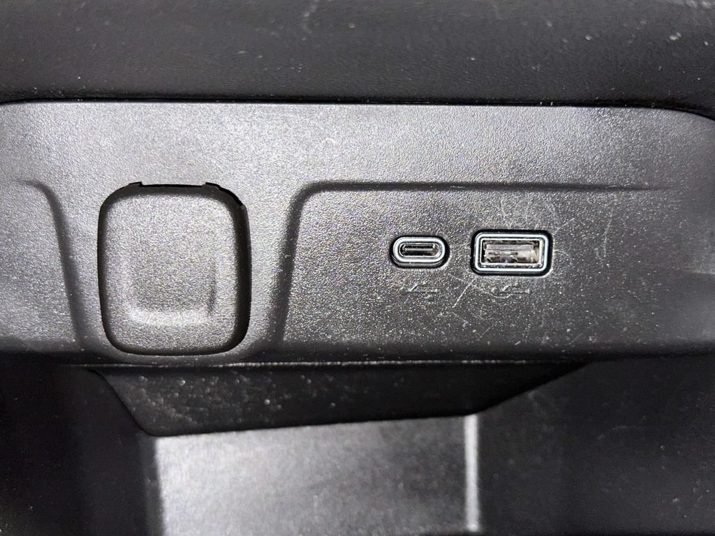 Used 2024 Chevrolet Trax LT w/ Driver Confidence Package FWD image 22