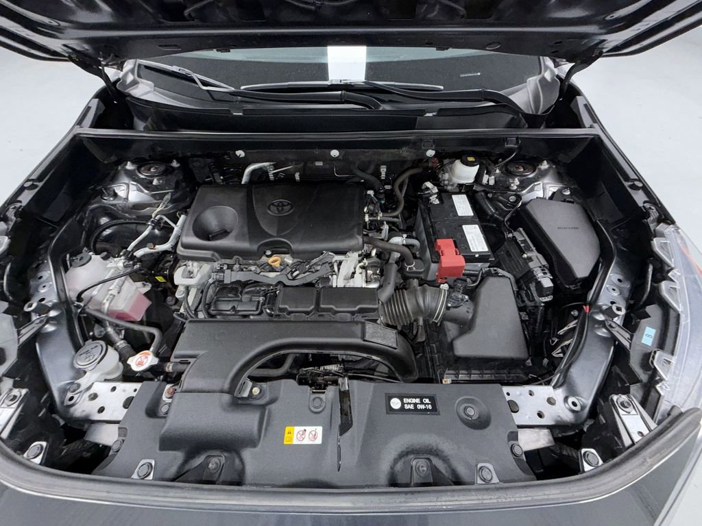 Used 2019 Toyota RAV4 LE AWD/4WD image 11