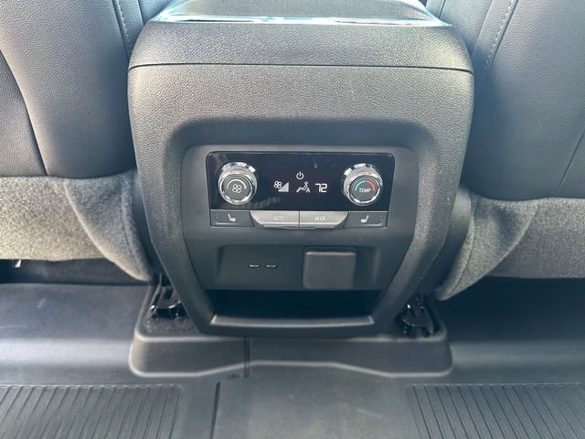 Used 2024 Chevrolet Traverse RS image 21