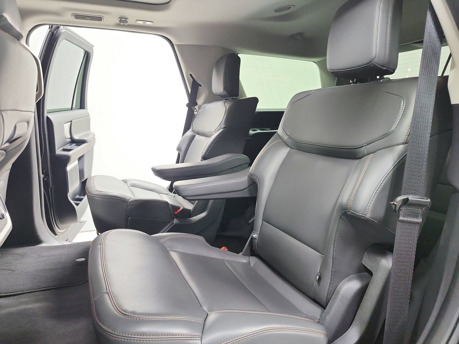 Used 2025 Ford Expedition Active AWD/4WD image 43