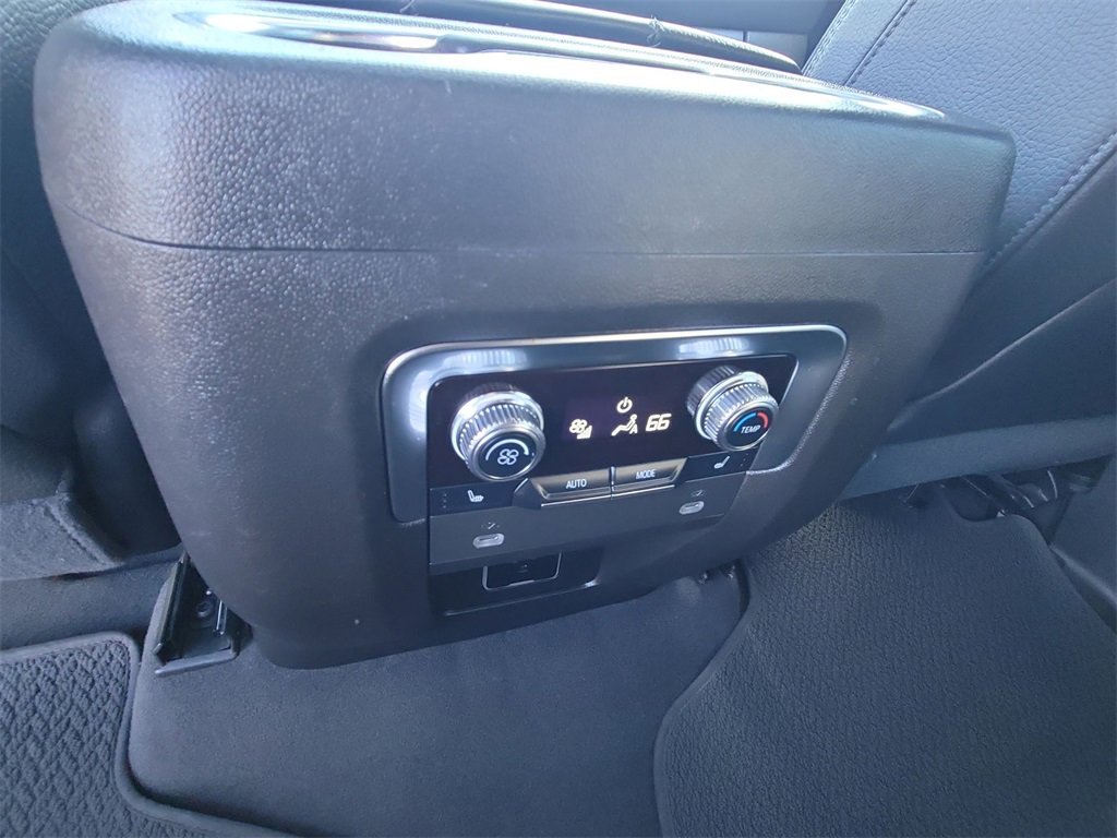 Used 2021 GMC Yukon XL Denali image 22