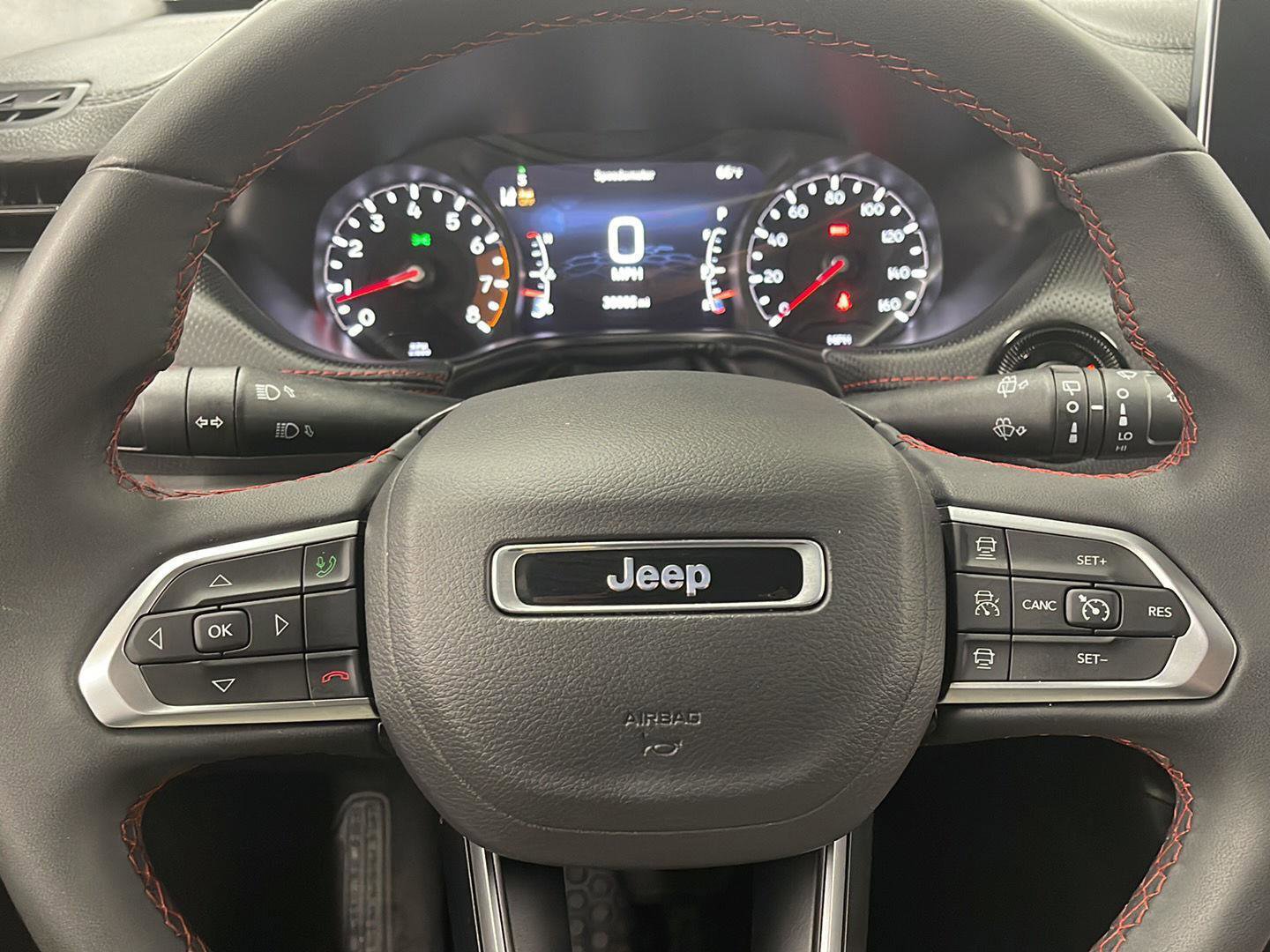 Used 2025 Jeep Compass Trailhawk image 13