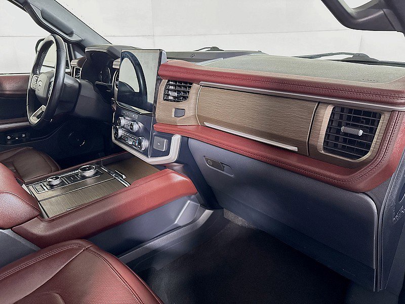 Used 2023 Ford Expedition Limited image 32