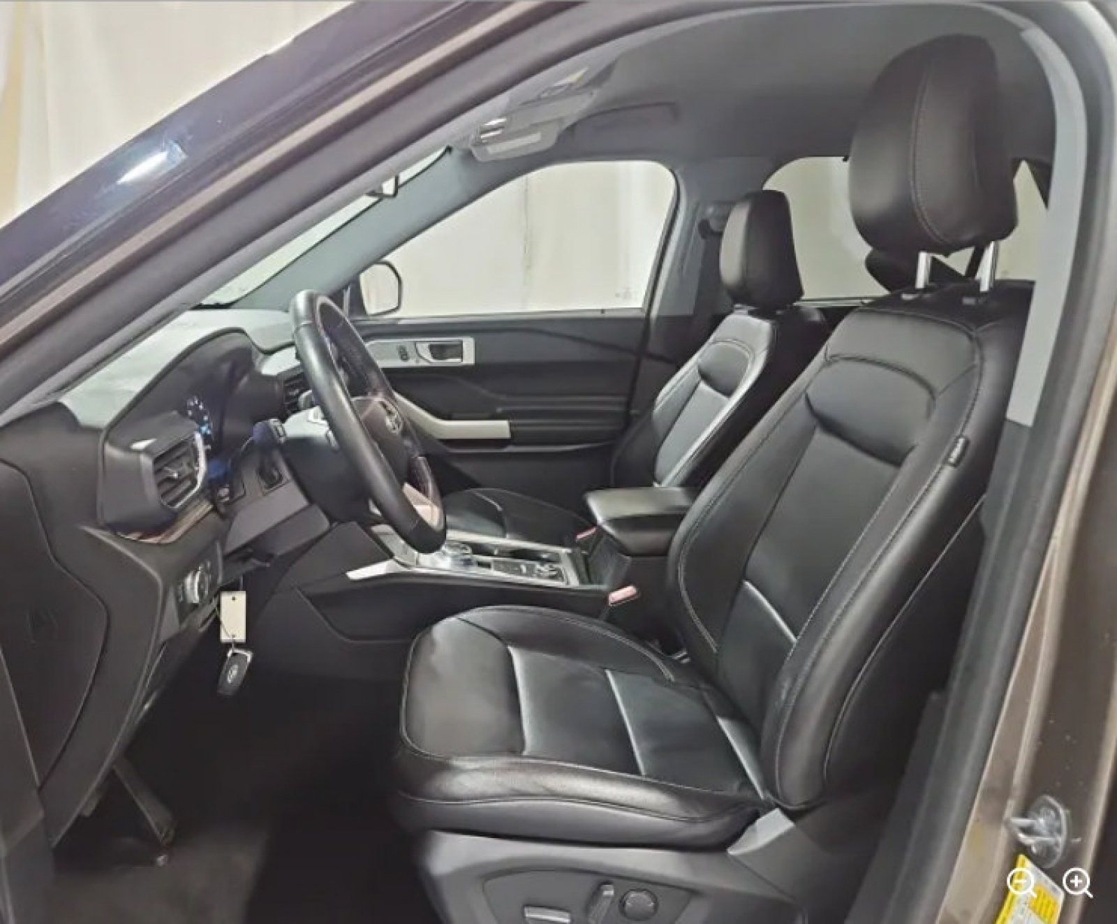 Used 2021 Ford Explorer Limited AWD/4WD image 9