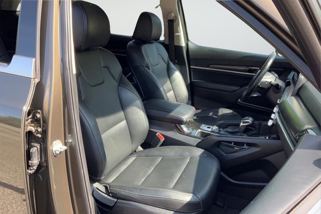 Used 2023 Kia Telluride S image 20