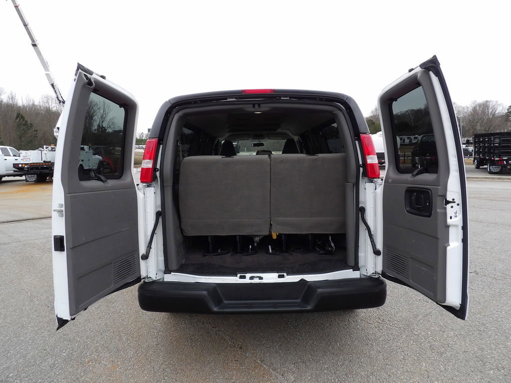 Used 2020 Chevrolet Express 3500 LS image 47