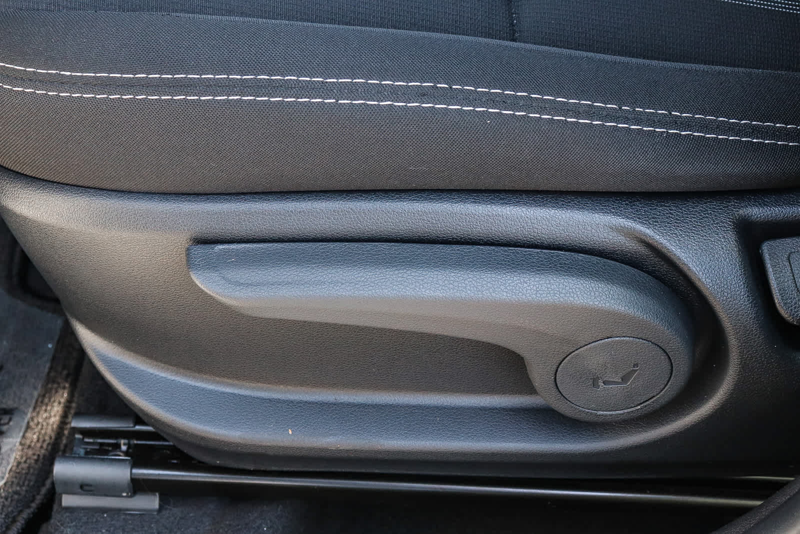 Used 2026 Hyundai Venue SEL FWD image 30