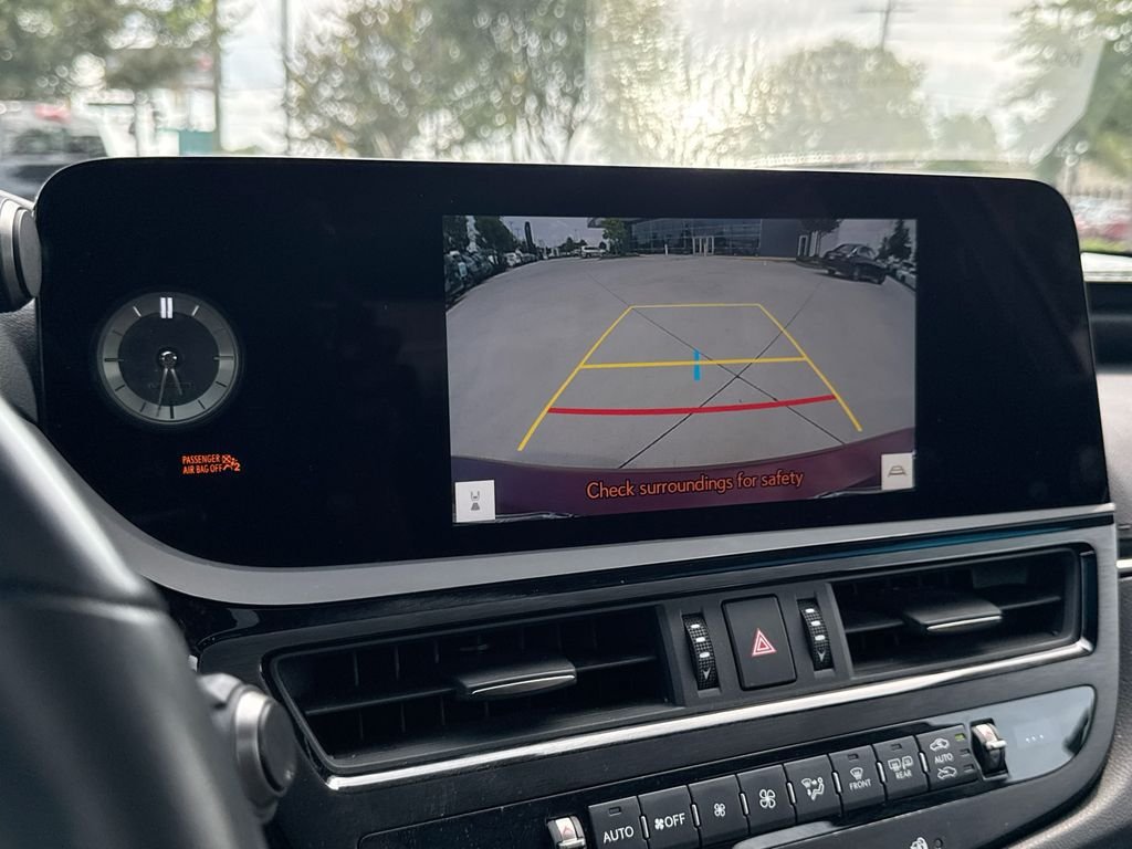 Used 2025 Lexus ES 300h w/ Premium Package FWD image 28