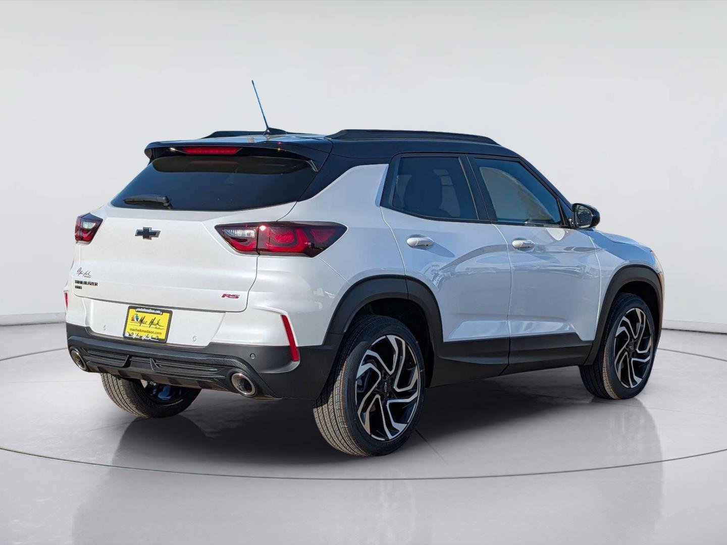 New 2026 Chevrolet TrailBlazer RS w/ Convenience Package AWD/4WD image 3