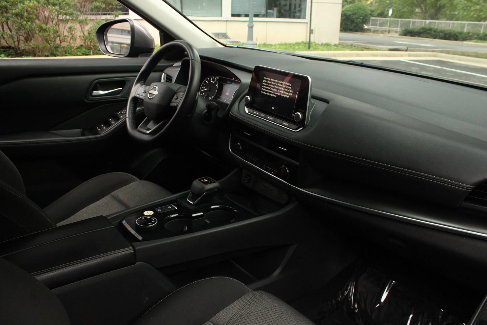 Used 2025 Nissan Rogue SV AWD/4WD image 24