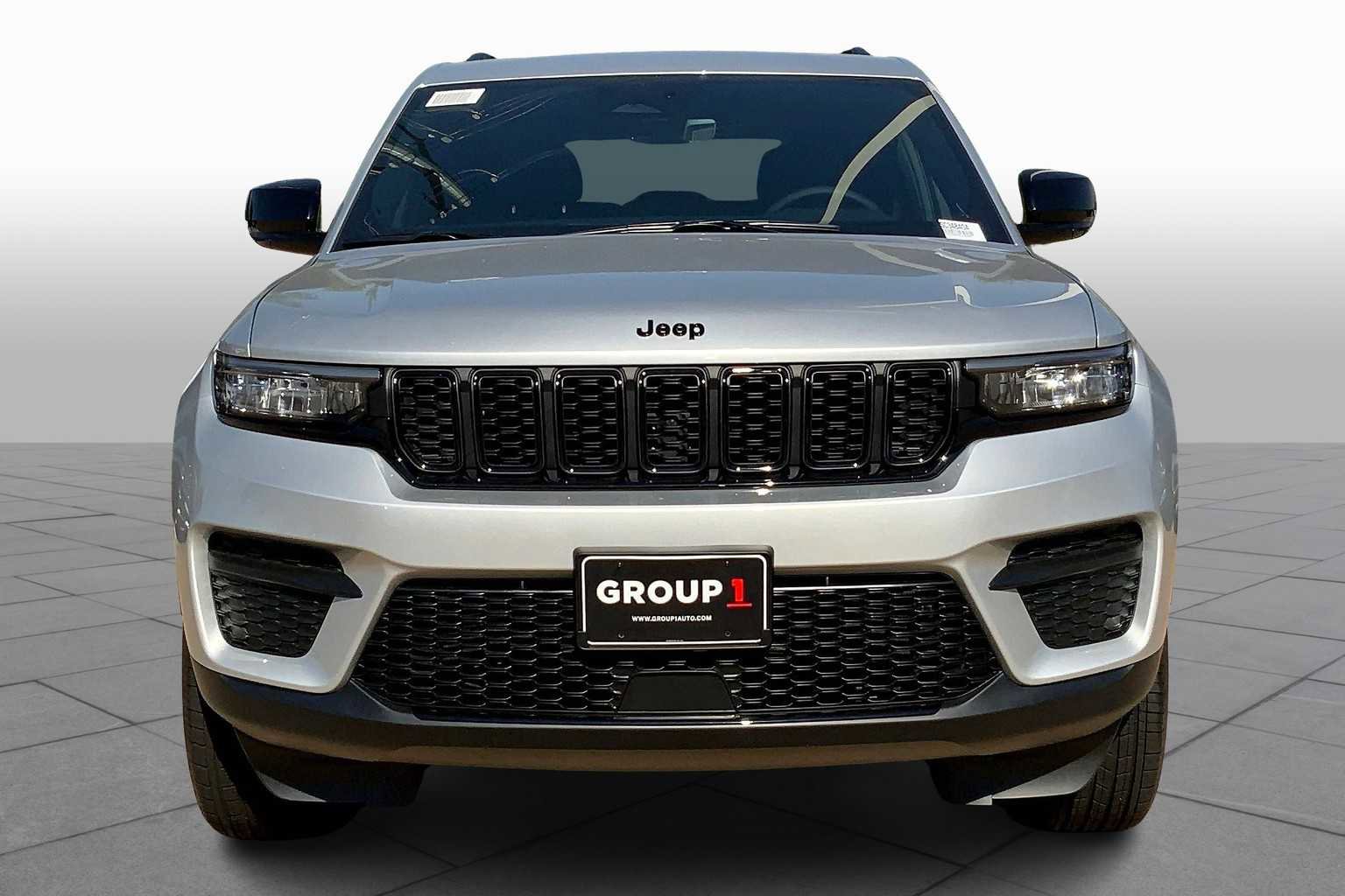 New 2025 Jeep Grand Cherokee Altitude image 3