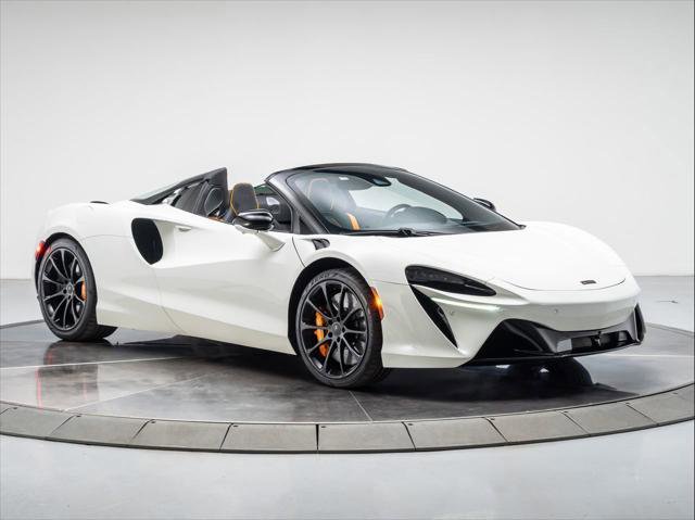 Used 2025 McLaren Artura image 7